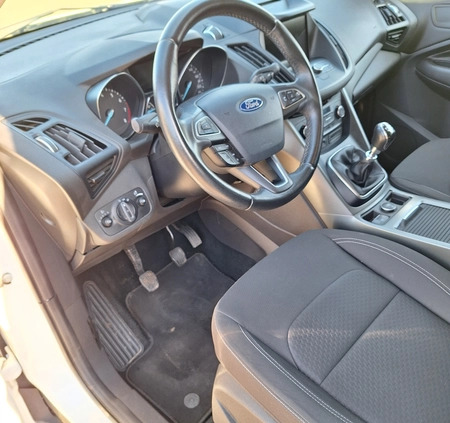 Ford Kuga cena 68900 przebieg: 122500, rok produkcji 2018 z Pabianice małe 562